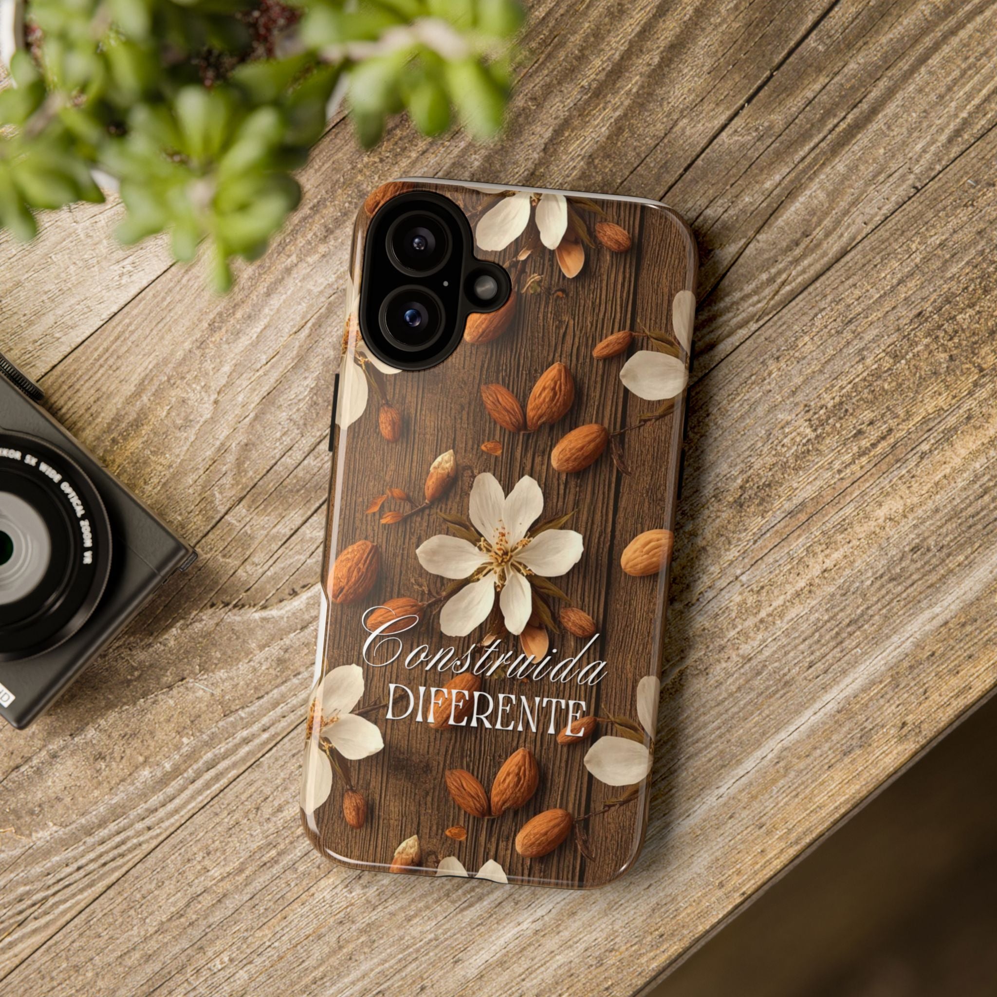 Phone Case — Floral Almond Wood Design with "Construida Diferente"